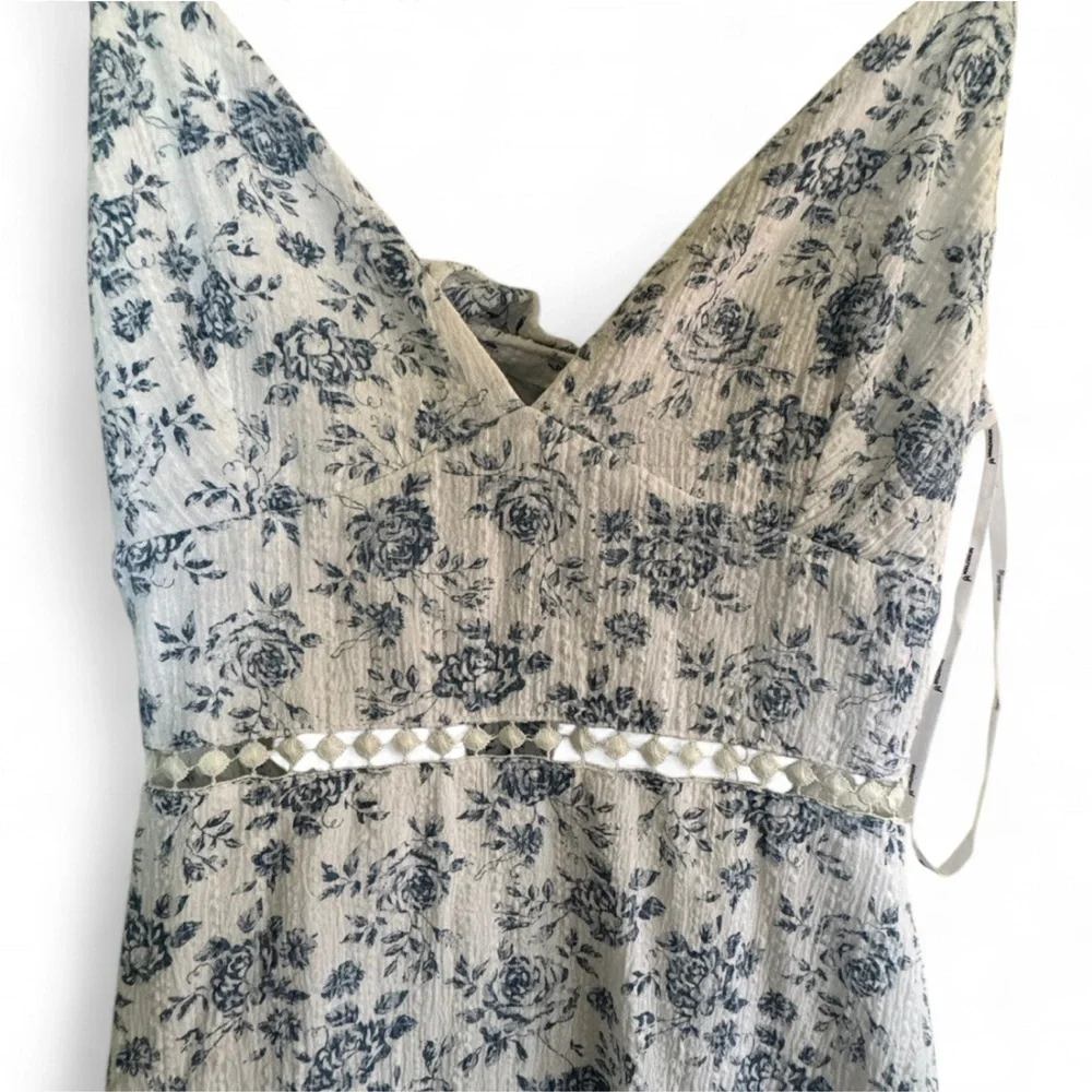 MINKPINK Skye Rose Blue and White Floral Print Mini Dress small - Picture 4 of 8